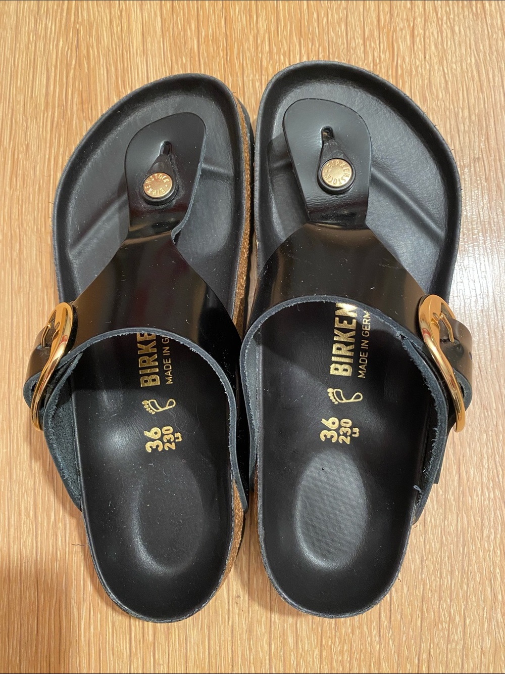Birkenstock  Gizeh Big Buckle High Shine Black Leather Thong Sandals